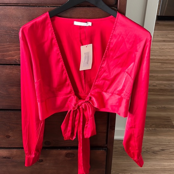 Red satin blouse - Picture 1 of 3